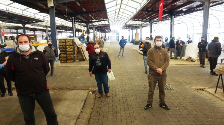 Pazar Esnafından Sosyal Mesafeli Mağduriyet Açıklaması