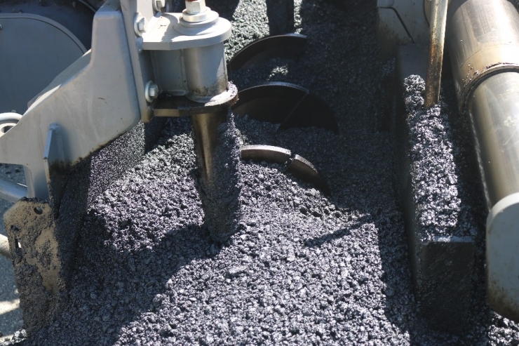 Bağlar Belediyesi Korona Virüs Tedbirlerini Alarak Asfalt Çalışmalarına Başladı