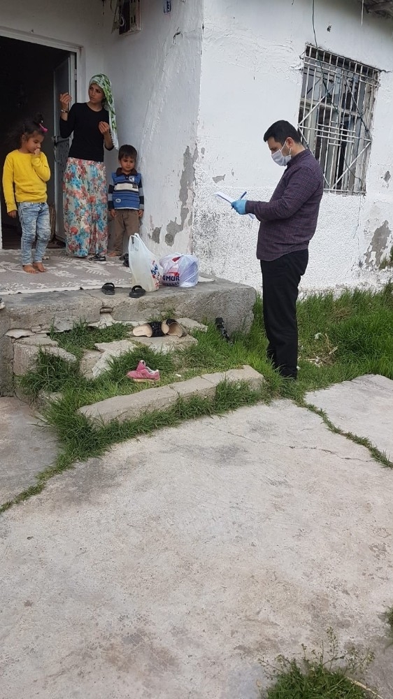 Bismilli İş Adamları 100 Aileye Gıda Kolisi Dağıttı