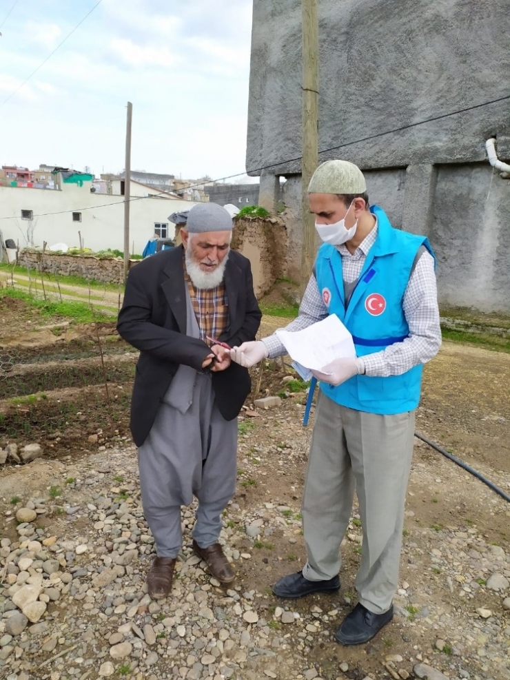 Çınar Müftülüğü Personeli Yaşlıların İhtiyaçlarını Karşılıyor