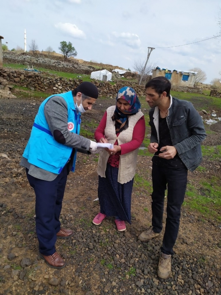 Çınar Müftülüğü Personeli Yaşlıların İhtiyaçlarını Karşılıyor
