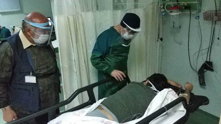 Üvey Oğlunun Silahlı Saldırısına Uğrayan Baba İle Oğlu Hastanelik Oldu