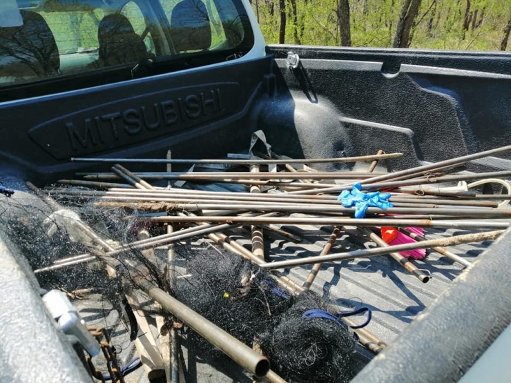 Saka Kuşu Avlamak İçin Ağ Gerdiler