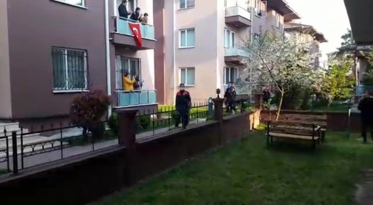 Aile İçi Şiddet İhbarına Giden Polise Sürpriz