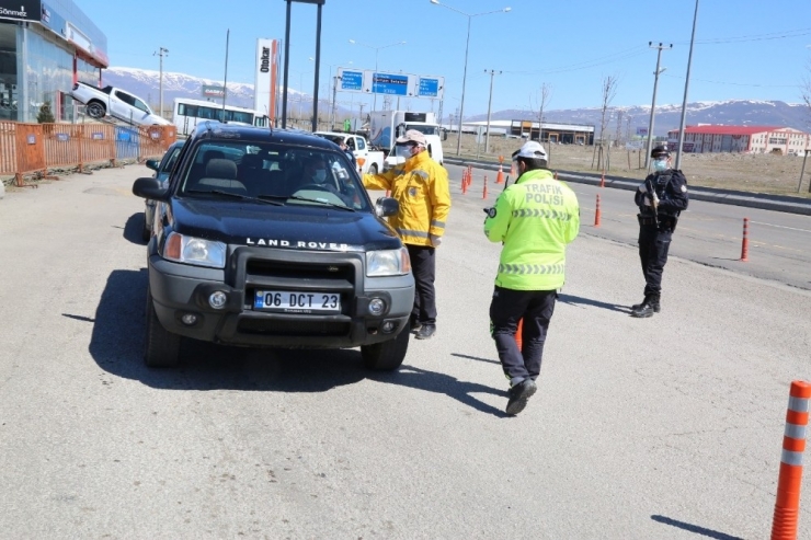 Erzurum’da Polis Denetimleri Sürüyor