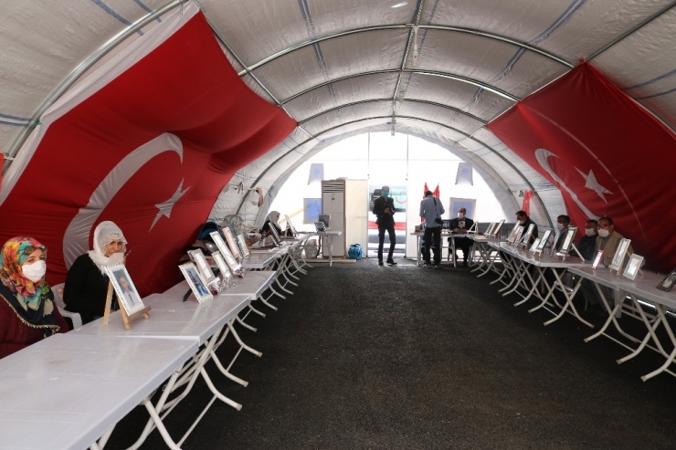 Evlat Nöbetindeki Ailelerden Bakan Soylu’ya Destek