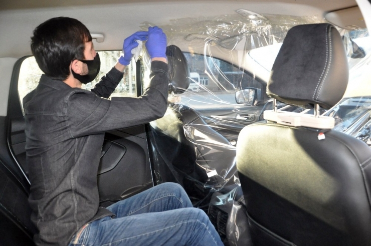 Yüksekovalı Taksiciden Korona Virüse Karşı Brandalı Tedbir