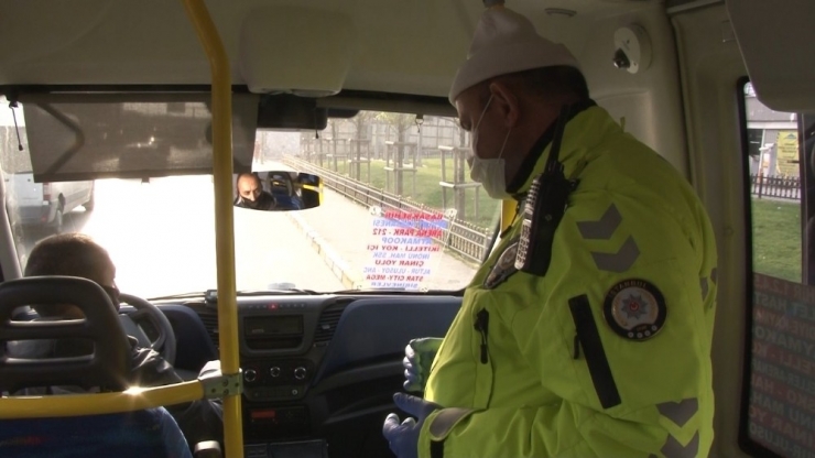 İstanbul’da Otobüs Ve Minibüslere Korona Virüs Denetimi