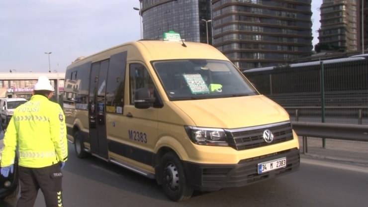 İstanbul’da Otobüs Ve Minibüslere Korona Virüs Denetimi