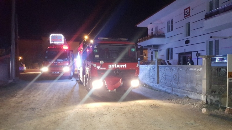 Karaman’da Evi Yanan Genç Kadın Gözyaşlarına Boğuldu