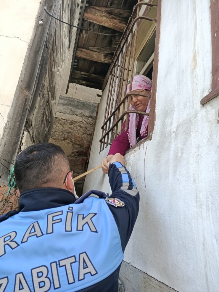 Kastamonu Belediyesi, Ücretsiz Maske Dağıtımını Sürdürüyor