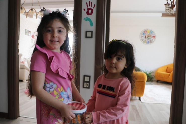 ’Biz Bize Yeteriz Türkiye’m Dediler, Oyuncak Alacakları Parayı Kampanyaya Bağışladılar