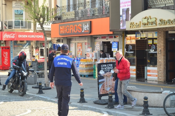 Zabıta Kaldırıyor, Onlar Oturuyor