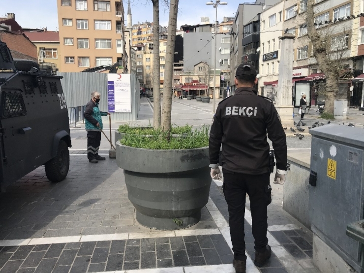 Beyoğlu’nda Bazı Caddeler Yaya Geçişlerine Kapatıldı