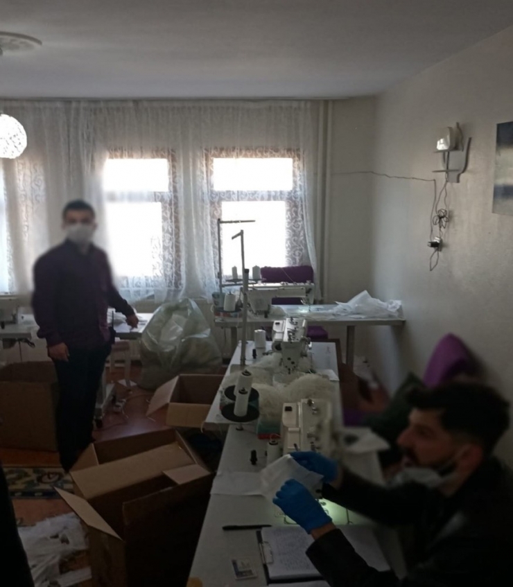 Başkan Kocaman Sokak Hayvanlarını Elleriyle Besledi