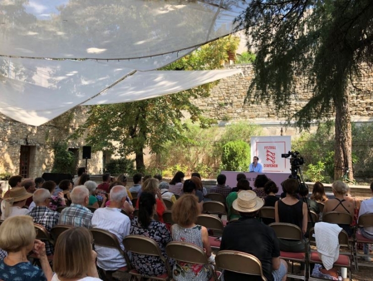 Dünyanın En Büyük Tiyatro Festivaline Korona İptali