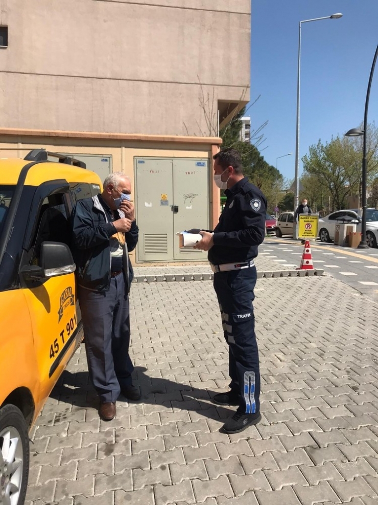 Büyükşehir Belediyesi Taksi Şoförlerine Maske Dağıttı