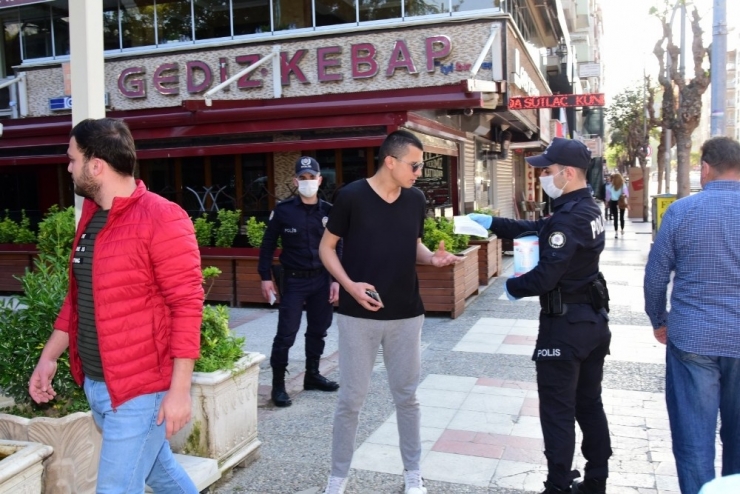 Manisa’da Ücretsiz Maske Dağıtımına Başlandı