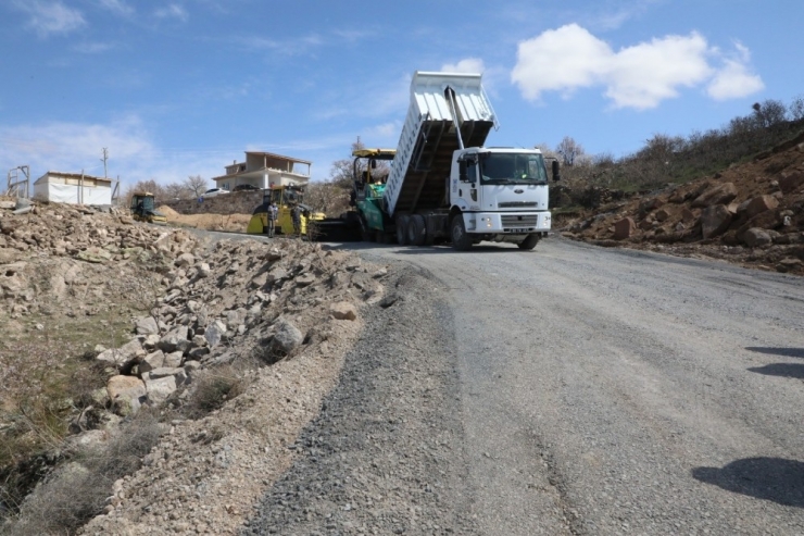 Mimarsinan Fatih Mahallesi’ne 3 Kilometrelik Asfalt Serildi