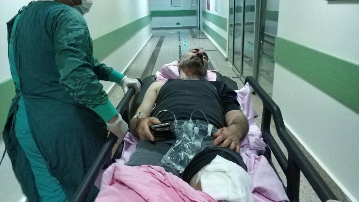 Üvey Oğlunun Silahlı Saldırısına Uğrayan Baba İle Oğlu Hastanelik Oldu