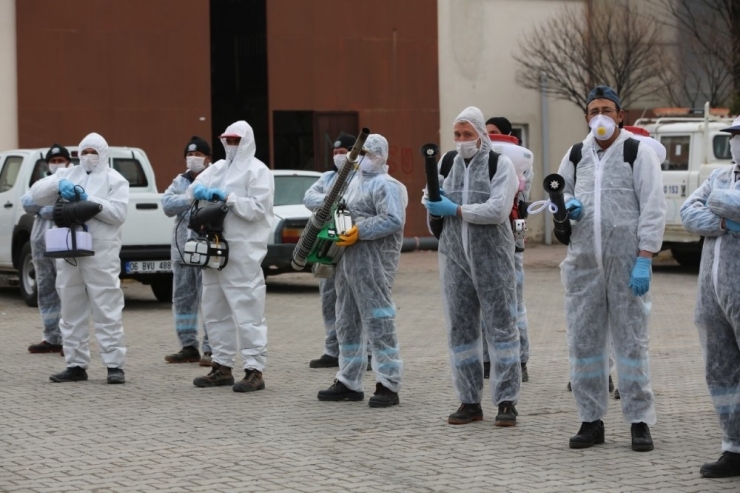 Nevşehir Belediyesi, Dezenfekte Çalışmalarını Aralıksız Sürdürüyor