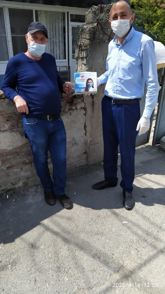 Karantinadaki Sokağa Maske Desteği Yapıldı