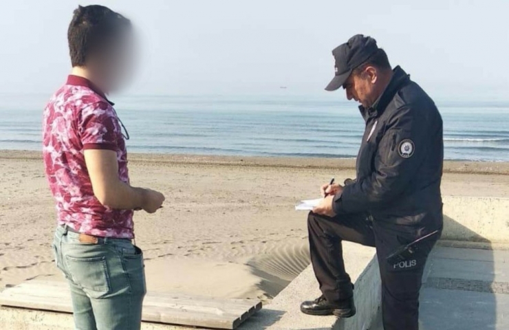 Atakum’da Sahilinde Dolaşan 53 Kişiye Para Cezası