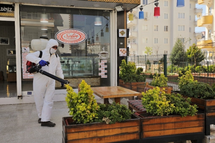 Dezenfekte Çalışmaları Aralıksız Sürüyor