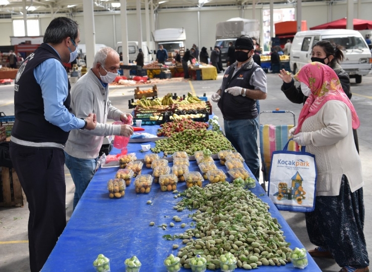 Selçuklu Belediyesinden Pazarda Sosyal Mesafe Denetimi