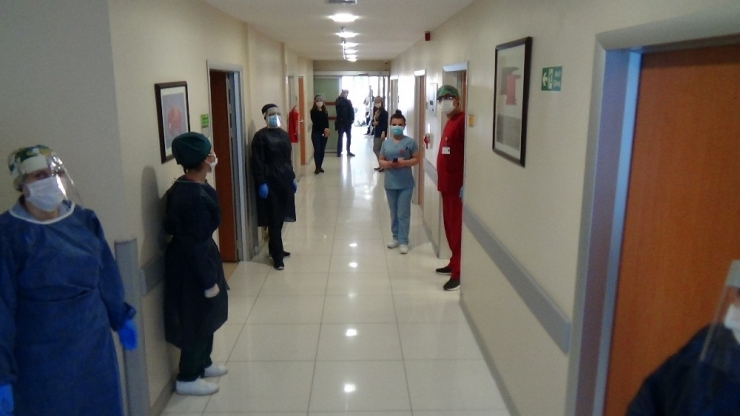 Silivri’de Yaşlı Çift Korona Virüsü Yendi