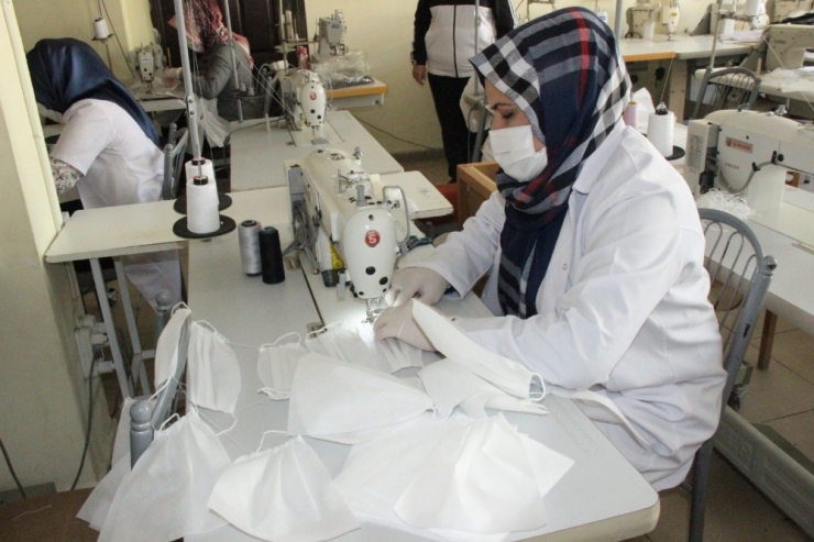 Cizre Hem’de Maske Üretimine Başlandı