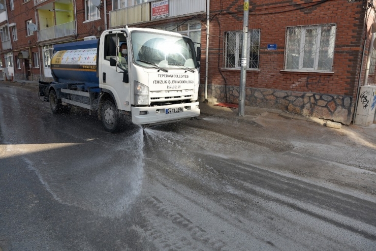 Tepebaşı’nda Temizlik Çalışmaları Sürüyor