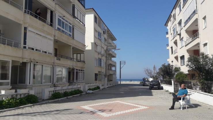 Yalovalı Emekliden Balkon Konserleri