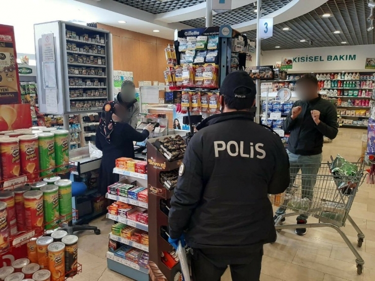 Atakum’da Sahilinde Dolaşan 53 Kişiye Para Cezası