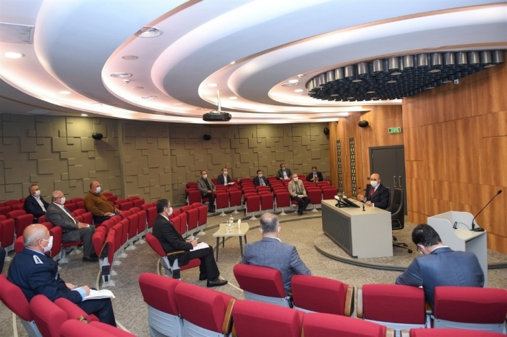 Vali Demirtaş: "İhlal Ettiğimiz Her Kural Mücadelemizi Uzatır"