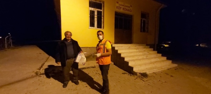 Emirdağ Belediyesi Köylere Maske Ve Eldiven Dağıtıyor