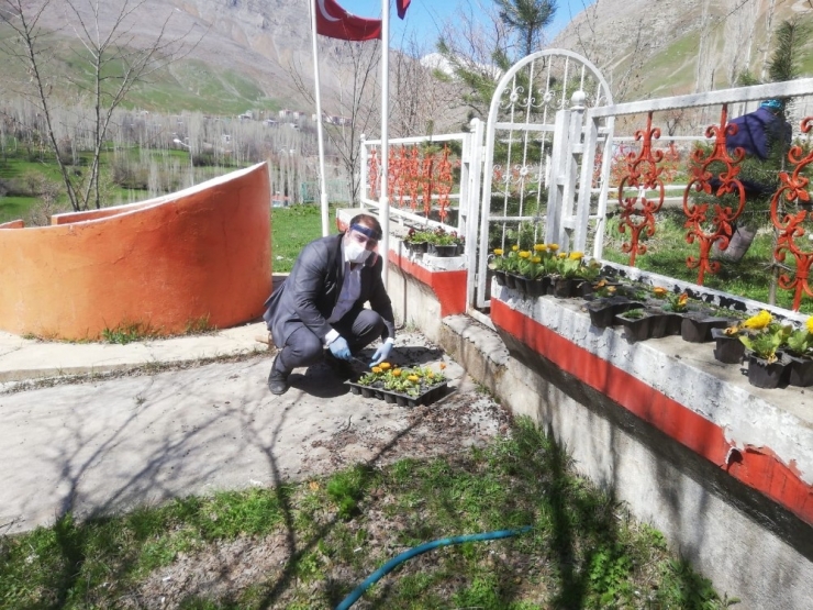 Başkan Sabırlı’dan Şehitliğe Ziyaret