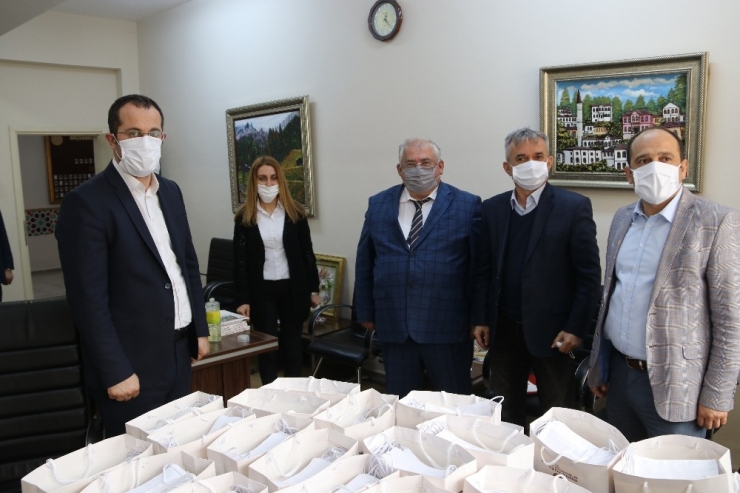 Akçaabat Belediyesinden Maske Üretimine Destek