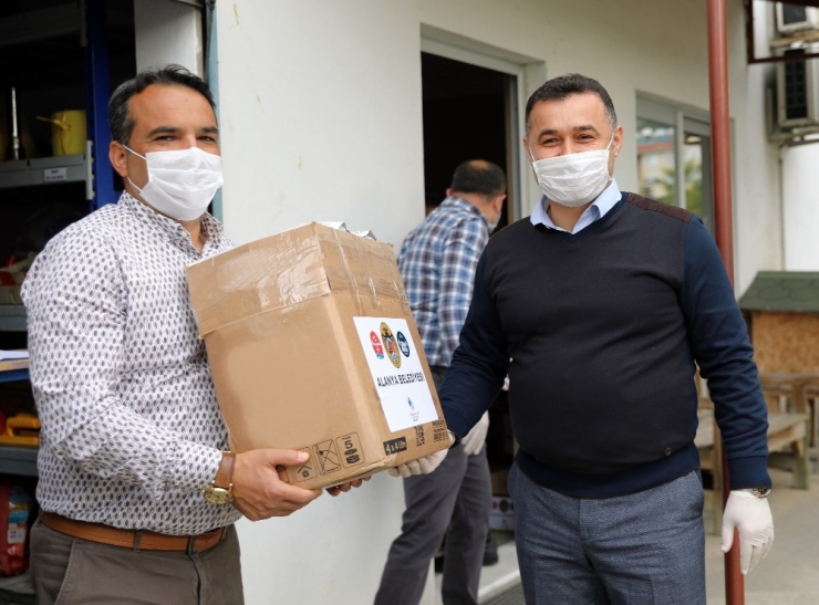 Alanya Belediyesinden Kırsal Mahallere 50 Bin Maske