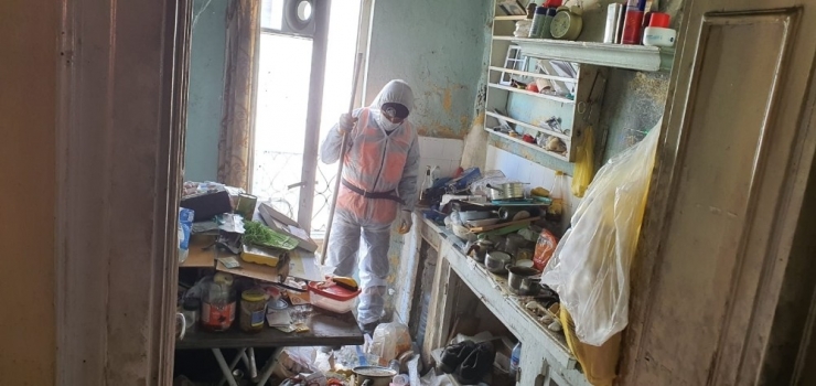 2 Kamyon Çöp Çıktı