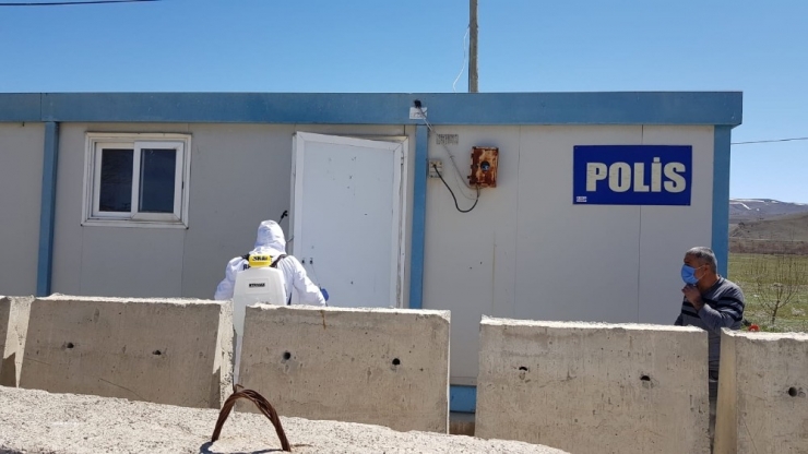 Kontrol Noktası Ve Hastane Dezenfekte Çalışması Yapıldı