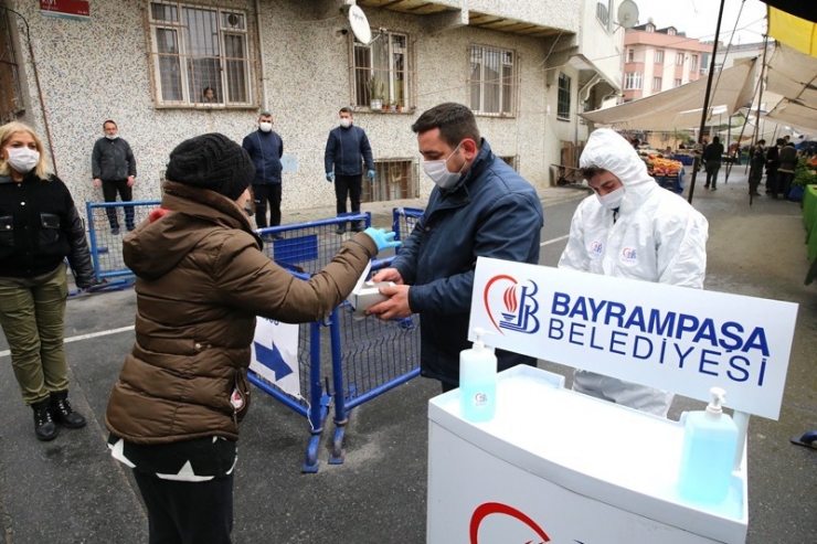 Zabıtadan Pazarda Maske Ve Eldiven Denetimi