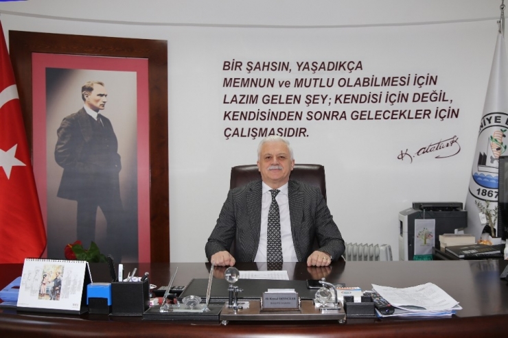 Başkan Deveciler Maaşını Kampanyaya Bağışladı