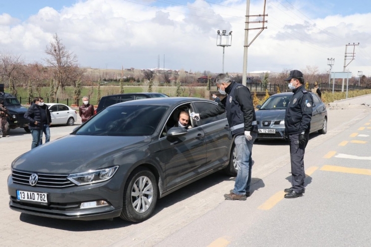 Kaymakam Erat Trafik Uygulamalarına Katıldı
