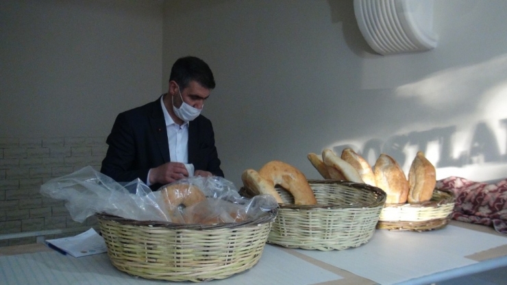 İhtiyaç Sahipleriyle Hayırseverleri Buluşturan Uygulama ’Askıda Ekmek’