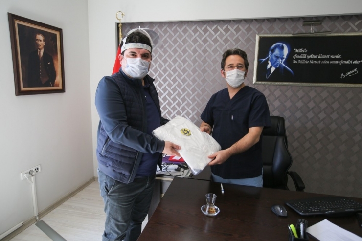 Buca Belediyesinden Sağlık Kahramanlarına Ekipman Desteği