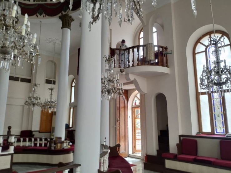Bursa’daki Sinagogda Korona Virüs Temizliği