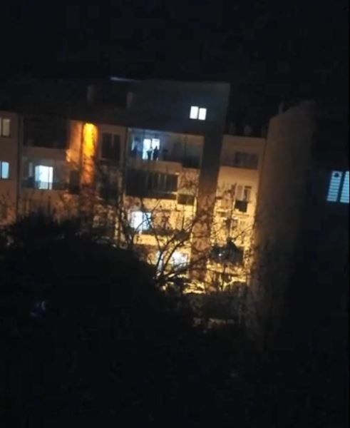 Bütün İlçe O Sesi Arıyor