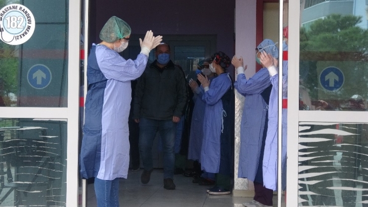 Korona Virüsle Mücadelede Hüzün Ve Sevinç Bir Arada