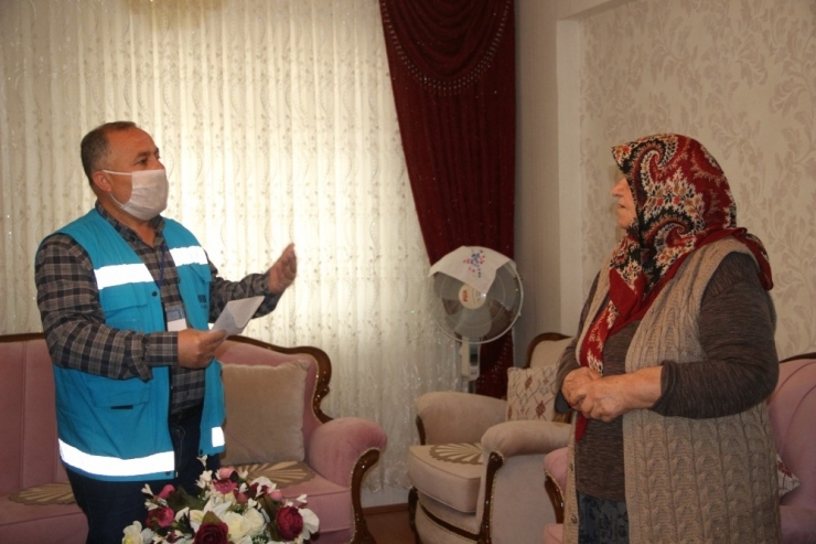 80 Yaşındaki Kınalı Ellerden Devlete Duygulandıran Destek